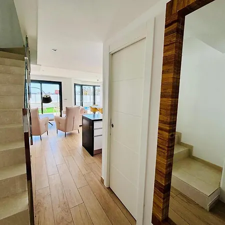 In Privezwembad, Zee- En Bergzicht Σπίτι διακοπών